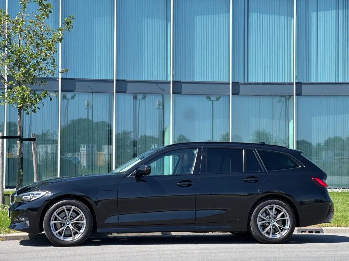320e Sport Line PHEV // Panorama Dak // Navi // LED // Cruise // PDC