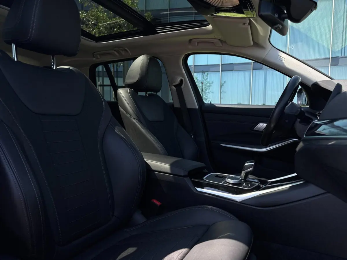 320e Sport Line PHEV // Panorama Dak // Navi // LED // Cruise // PDC