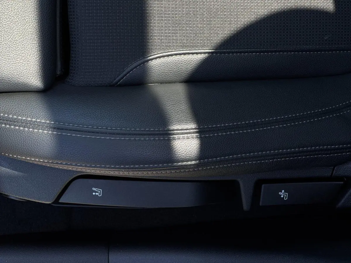 320e Sport Line PHEV // Panorama Dak // Navi // LED // Cruise // PDC