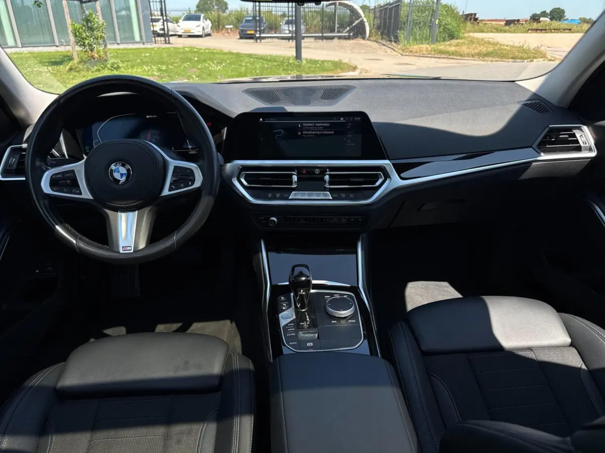 320e Sport Line PHEV // Panorama Dak // Navi // LED // Cruise // PDC