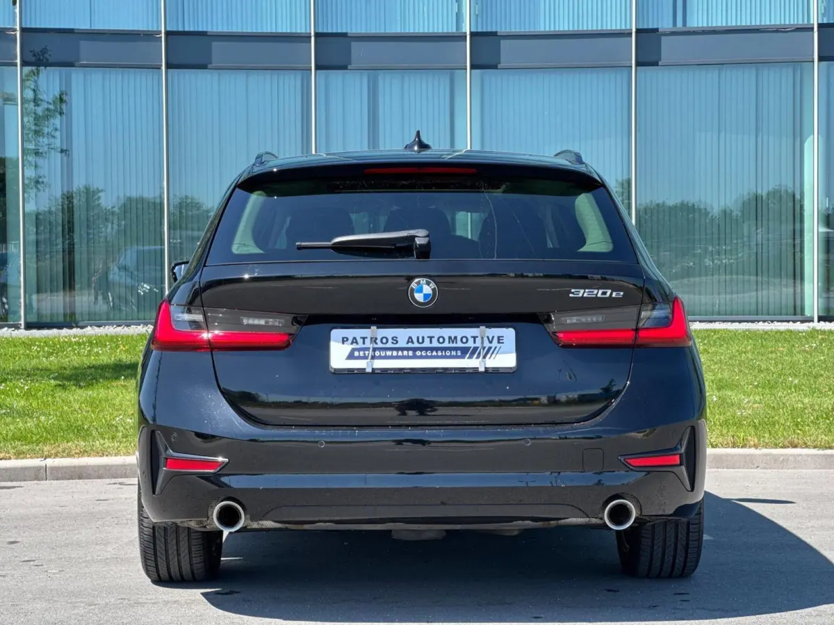 320e Sport Line PHEV // Panorama Dak // Navi // LED // Cruise // PDC
