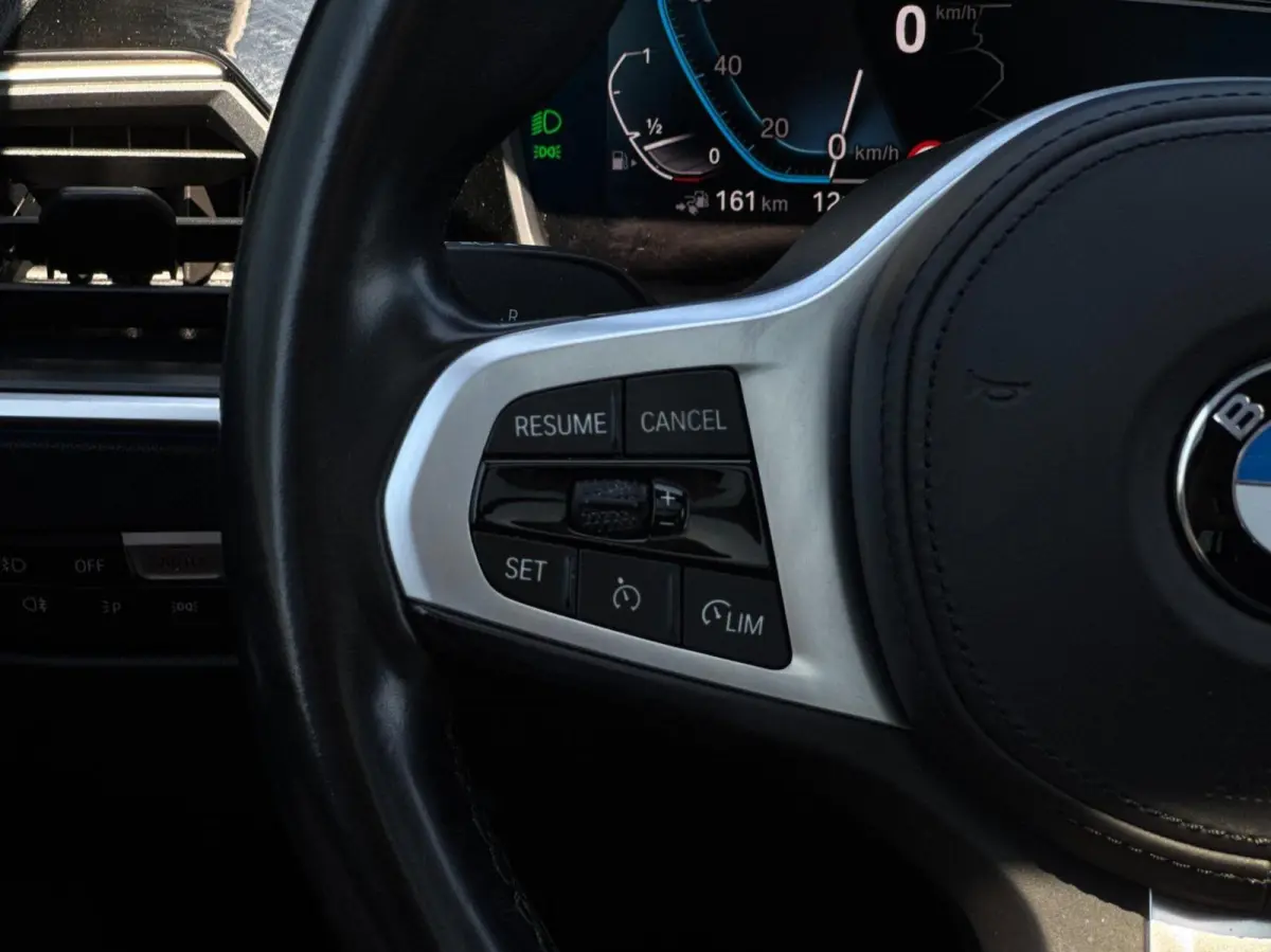 320e Sport Line PHEV // Panorama Dak // Navi // LED // Cruise // PDC