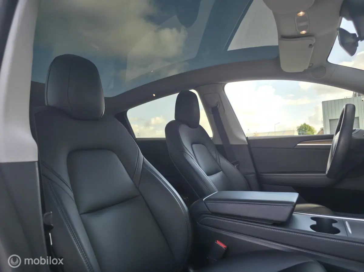 Long Range AWD 75 kWh / Trekhaak / Leder