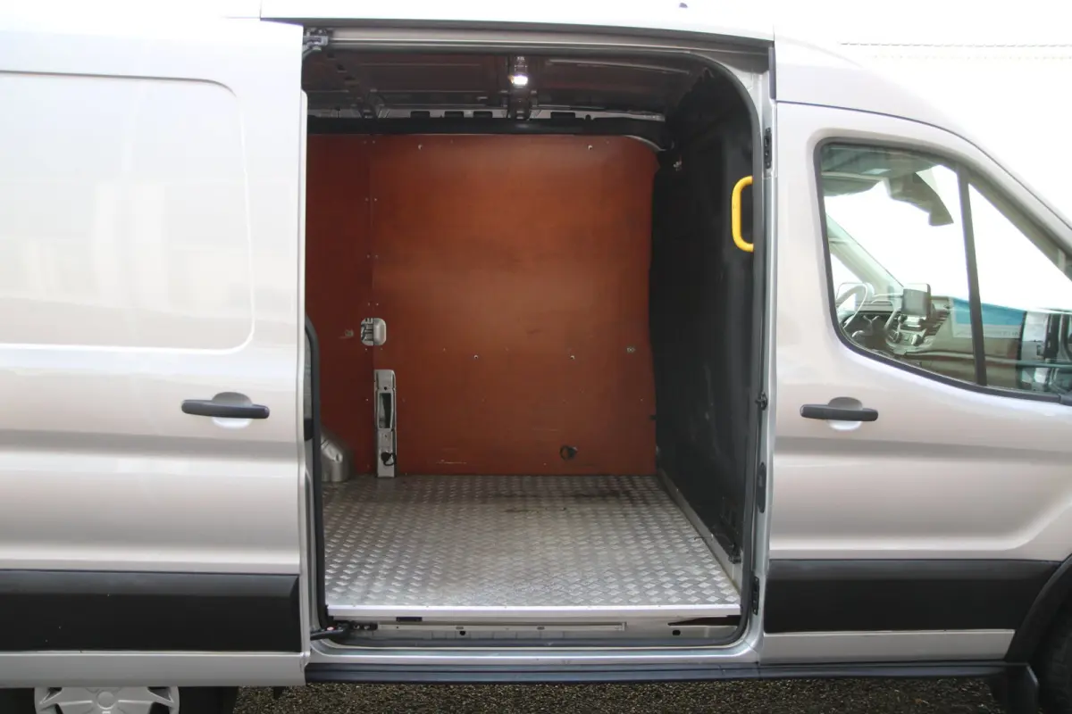 350 2.0 TDCI L2H2 Trend MHEV 130PK / Sync 3 / Dealer onderhoudsbeurt