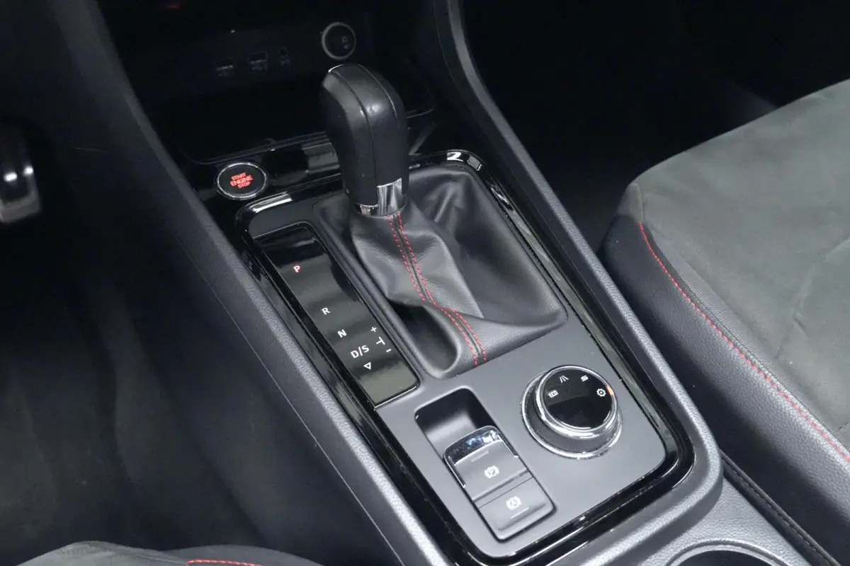1.5 TSI FR Business Intense Automaat | Pano-dak | Virtual | 360 Camera | CarPlay | Acc | Beats Audio | Led | Pdc |