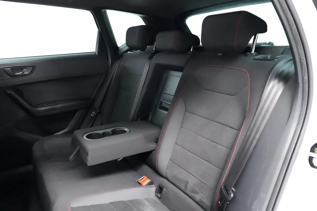 1.5 TSI FR Business Intense Automaat | Pano-dak | Virtual | 360 Camera | CarPlay | Acc | Beats Audio | Led | Pdc |