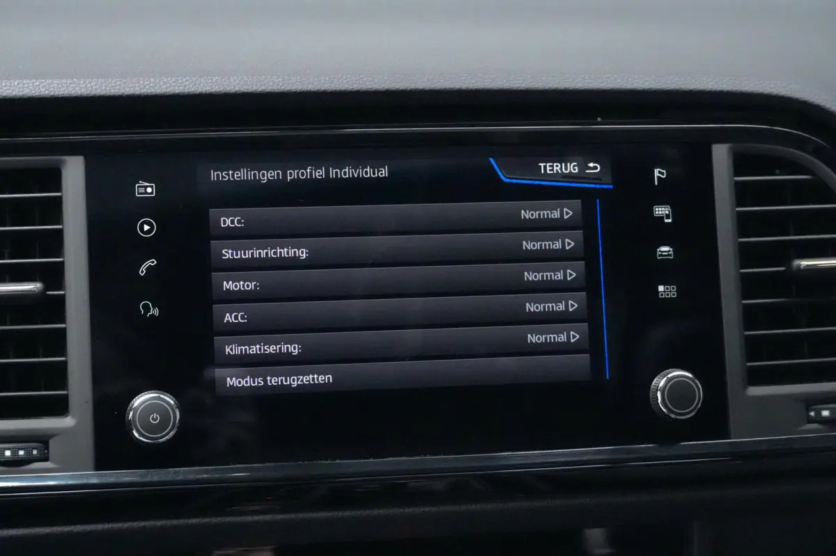 1.5 TSI FR Business Intense Automaat | Pano-dak | Virtual | 360 Camera | CarPlay | Acc | Beats Audio | Led | Pdc |