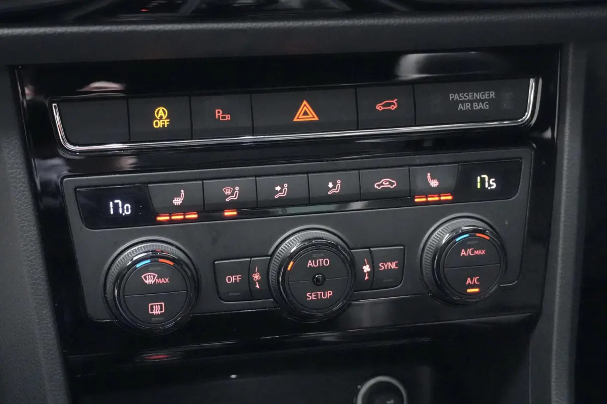 1.5 TSI FR Business Intense Automaat | Pano-dak | Virtual | 360 Camera | CarPlay | Acc | Beats Audio | Led | Pdc |