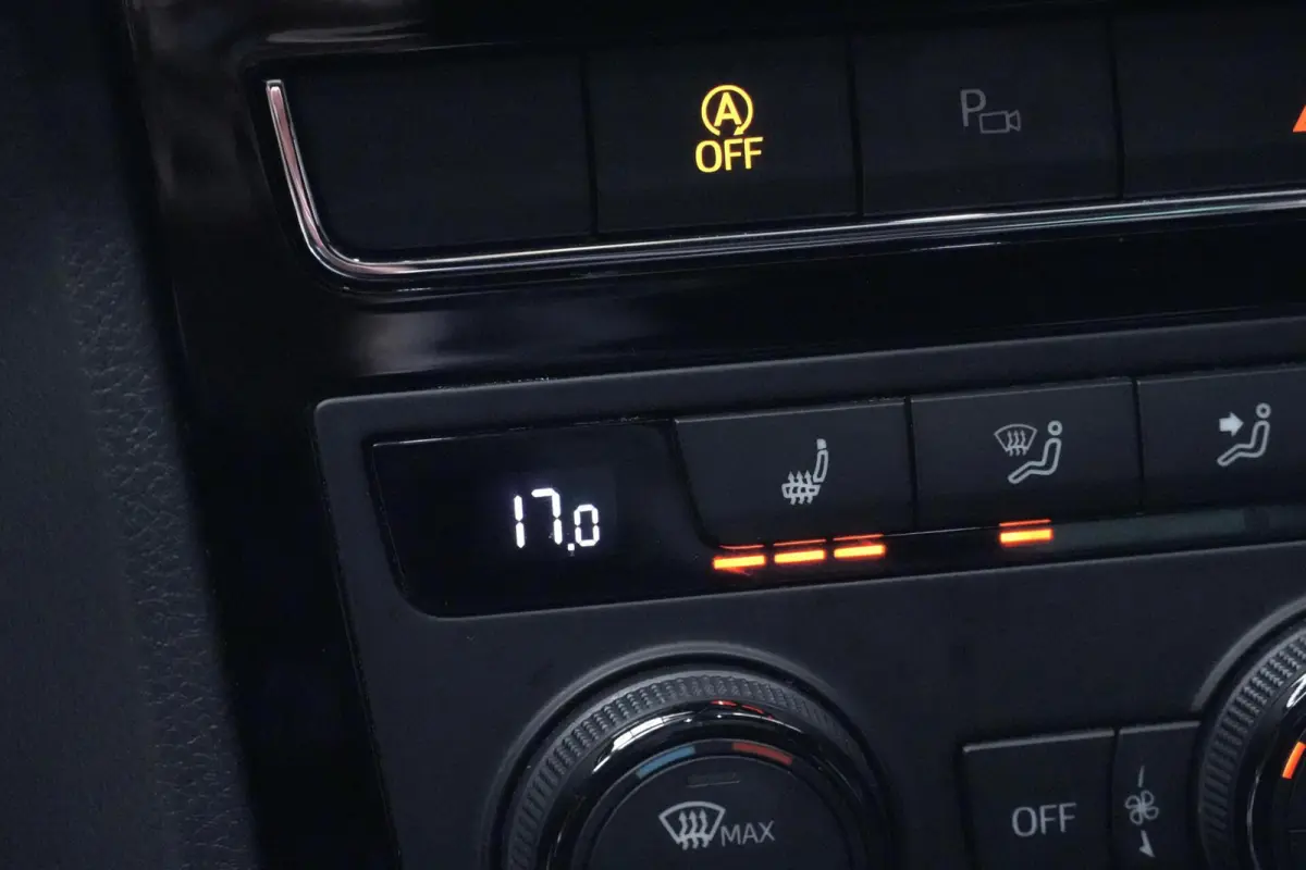 1.5 TSI FR Business Intense Automaat | Pano-dak | Virtual | 360 Camera | CarPlay | Acc | Beats Audio | Led | Pdc |