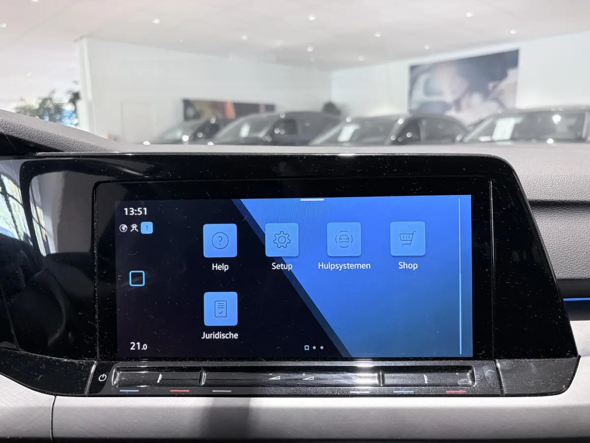 1.0 TSI Life | Carplay | Navigatie | Parkeersensoren voor + achter | Sfeerverlichting |