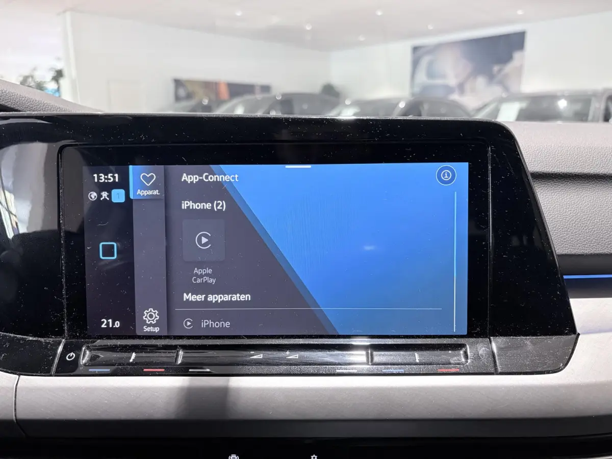 1.0 TSI Life | Carplay | Navigatie | Parkeersensoren voor + achter | Sfeerverlichting |