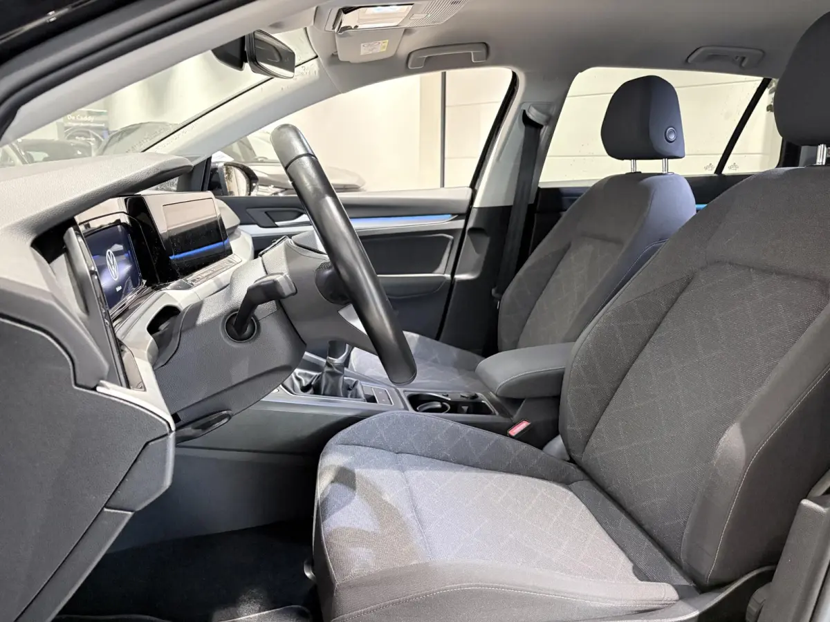1.0 TSI Life | Carplay | Navigatie | Parkeersensoren voor + achter | Sfeerverlichting |