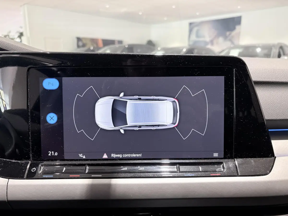 1.0 TSI Life | Carplay | Navigatie | Parkeersensoren voor + achter | Sfeerverlichting |