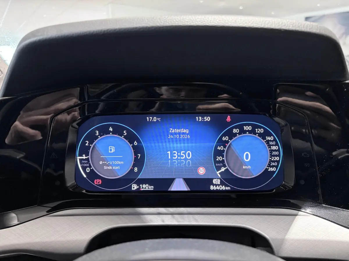 1.0 TSI Life | Carplay | Navigatie | Parkeersensoren voor + achter | Sfeerverlichting |