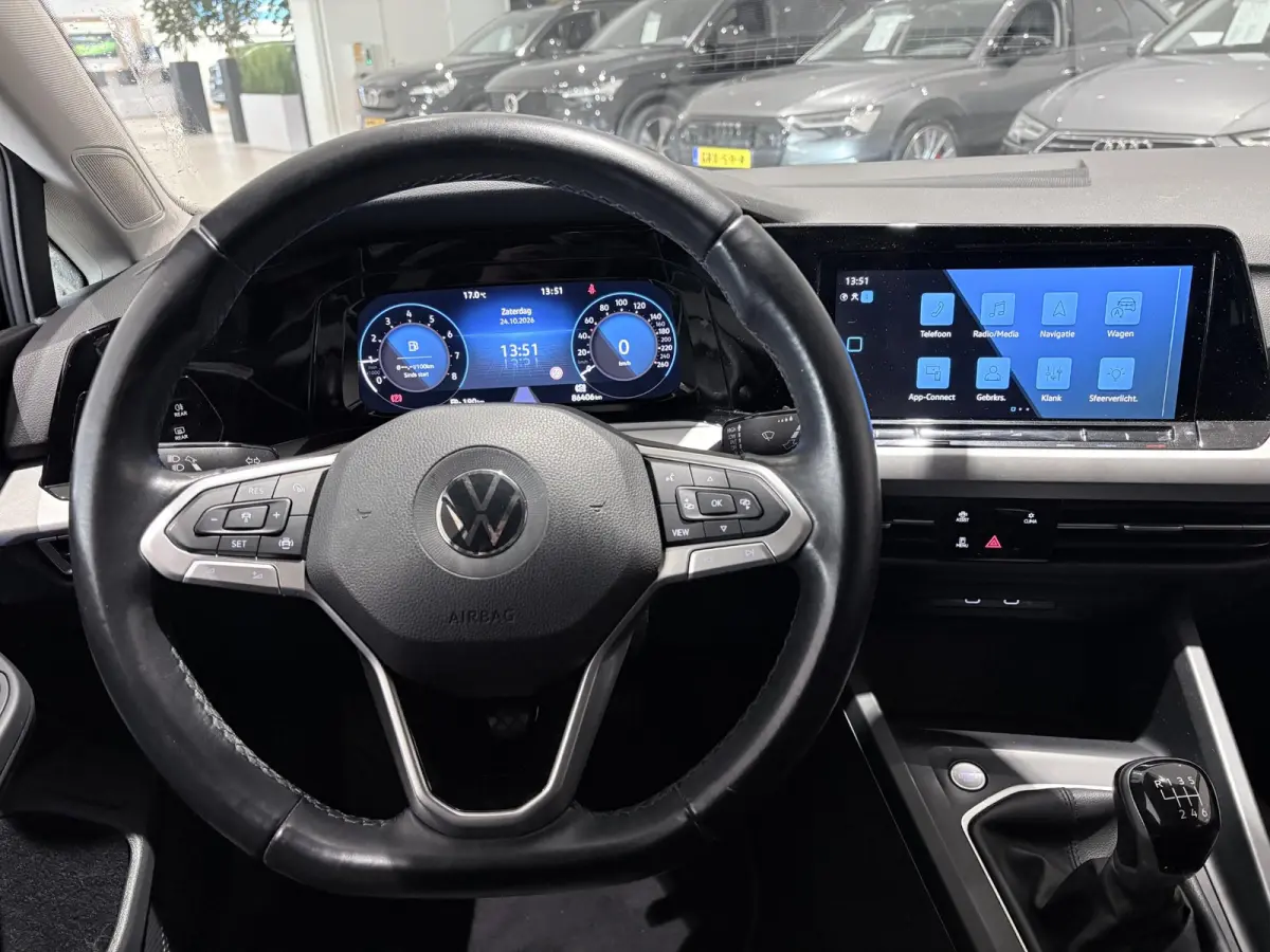 1.0 TSI Life | Carplay | Navigatie | Parkeersensoren voor + achter | Sfeerverlichting |
