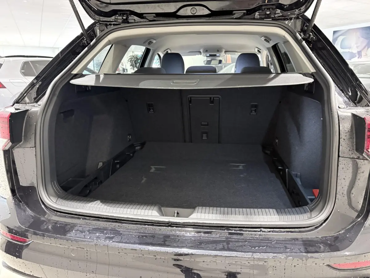 1.0 TSI Life | Carplay | Navigatie | Parkeersensoren voor + achter | Sfeerverlichting |
