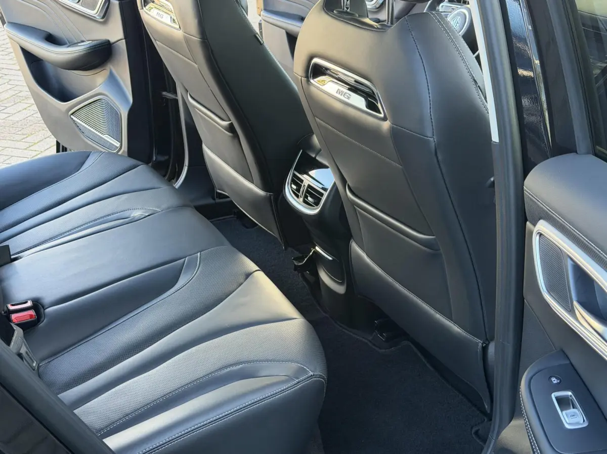 Luxury 70 kWh 2022 Top staat Btw 1e eig 32972km
