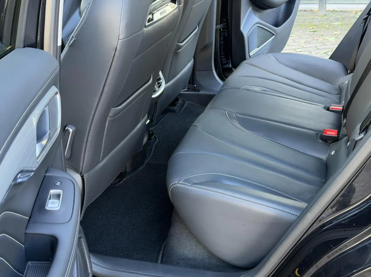 Luxury 70 kWh 2022 Top staat Btw 1e eig 32972km