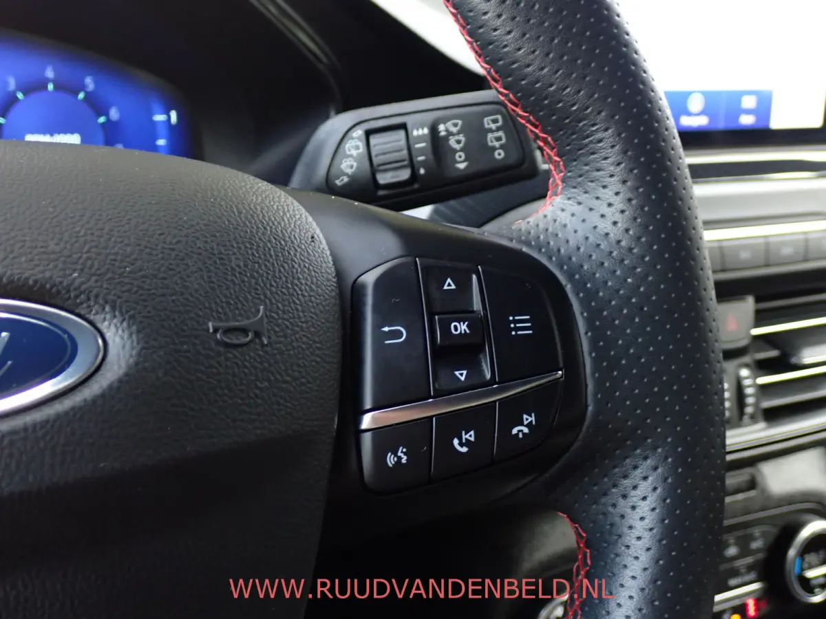 1.0 EcoBoost Hybrid ST Line X CARPLAY/CAMERA/DAB/KEYLESS/LED ST-LINE