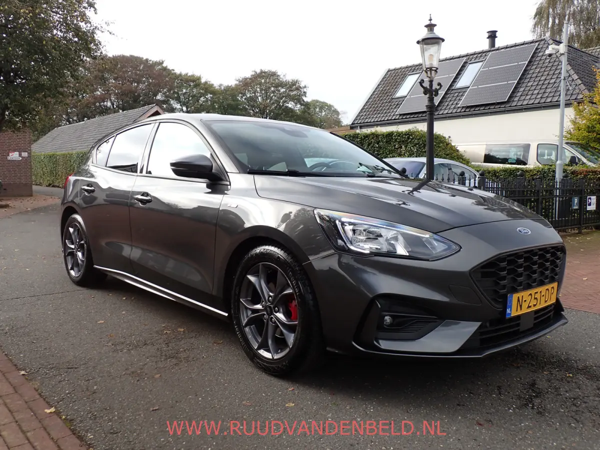 1.0 EcoBoost Hybrid ST Line X CARPLAY/CAMERA/DAB/KEYLESS/LED ST-LINE