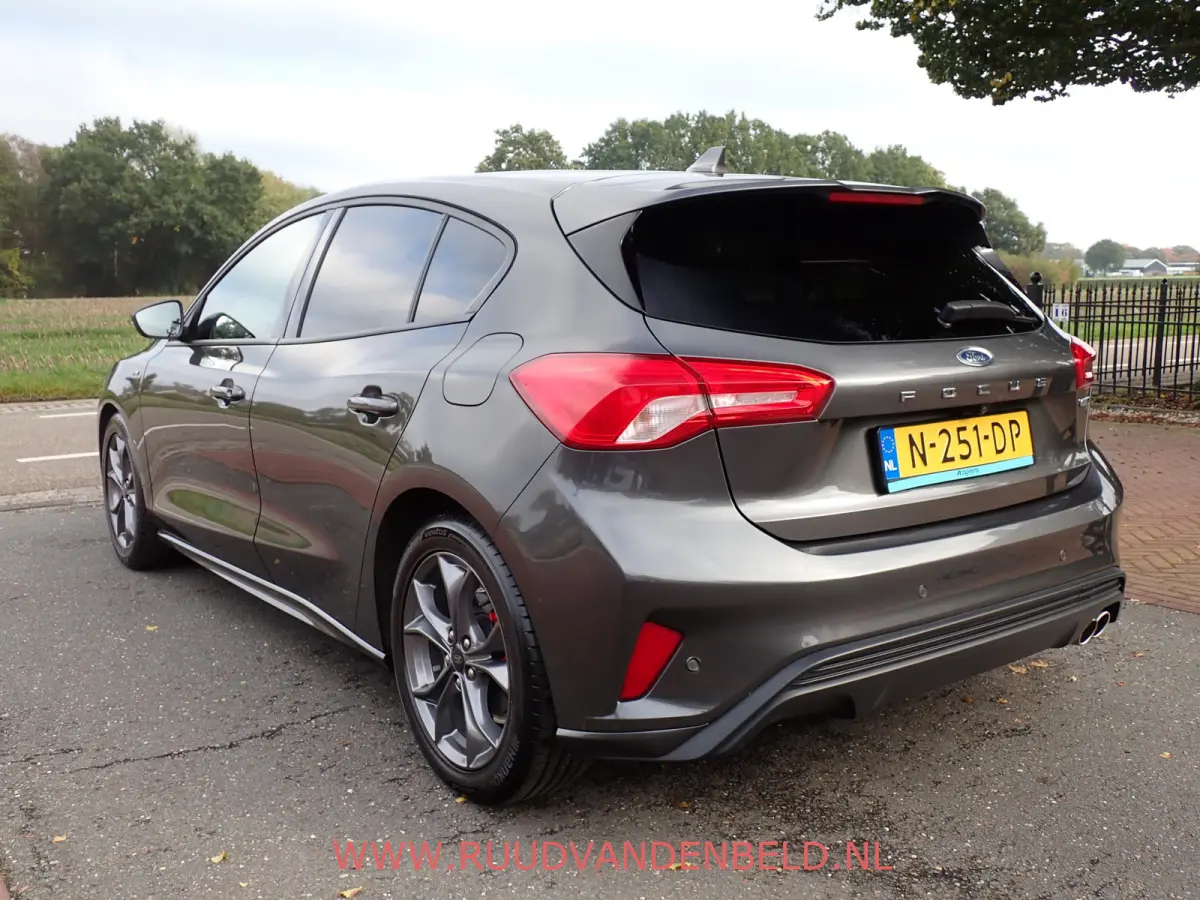 1.0 EcoBoost Hybrid ST Line X CARPLAY/CAMERA/DAB/KEYLESS/LED ST-LINE