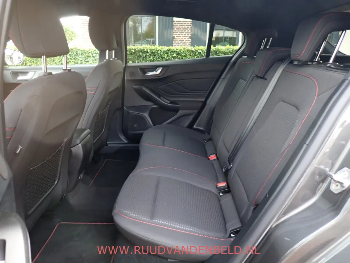 1.0 EcoBoost Hybrid ST Line X CARPLAY/CAMERA/DAB/KEYLESS/LED ST-LINE