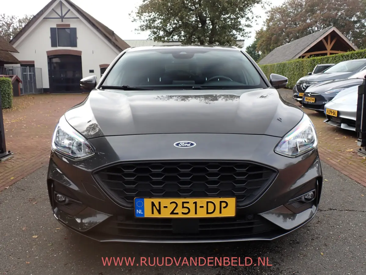 1.0 EcoBoost Hybrid ST Line X CARPLAY/CAMERA/DAB/KEYLESS/LED ST-LINE