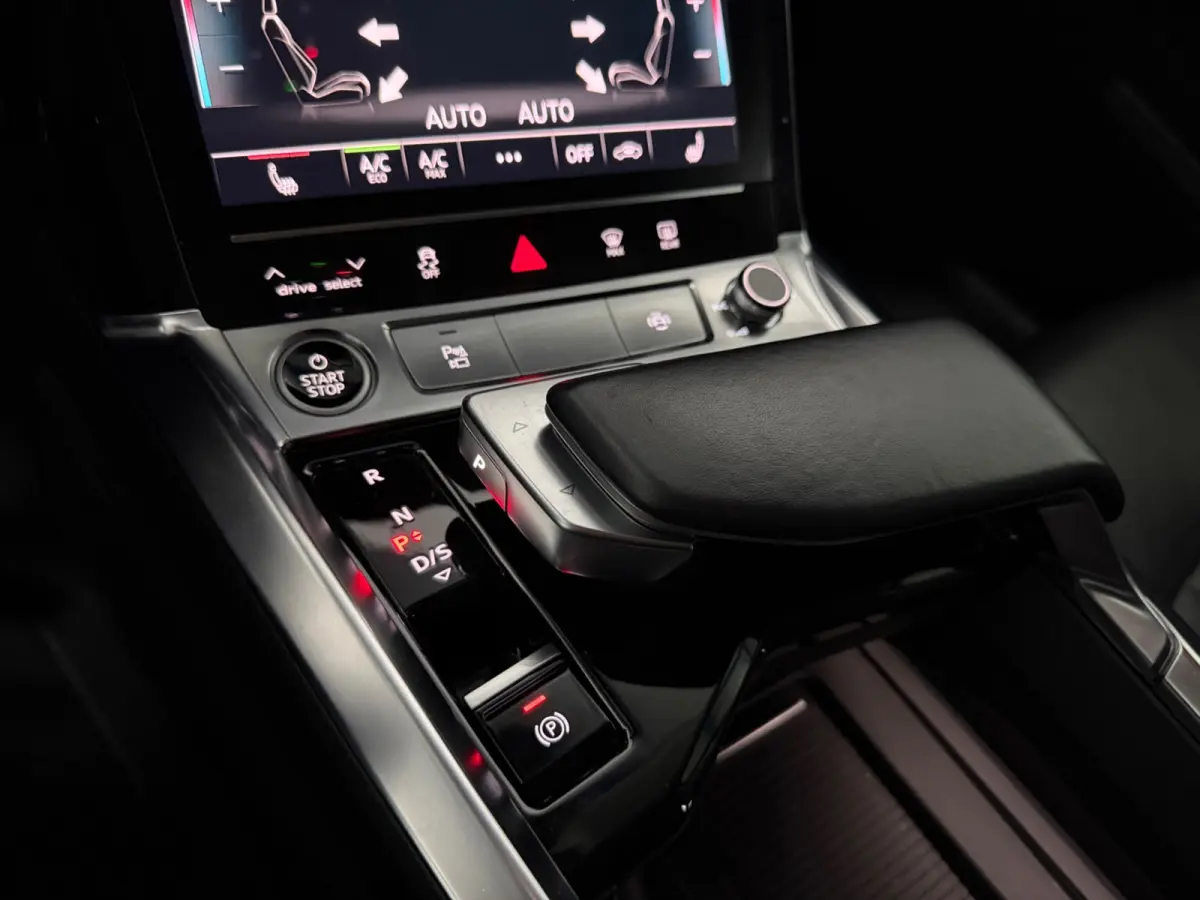 55 quattro Business edition Plus 95 kWh|PANO|MEMORY|NAP|INRUIL MOGELIJK|