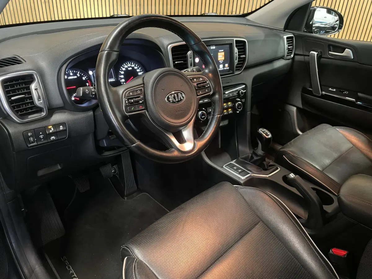 1.6 GDI|TREKHAAK|VOLLEDER|JBL AUDIO|ELEKTRISCHE STOELEN|STUUR+STOELVERW. V+A|CARPLAY|CAMERA|CLIMA+CRUISE|1e EIGENAAR|