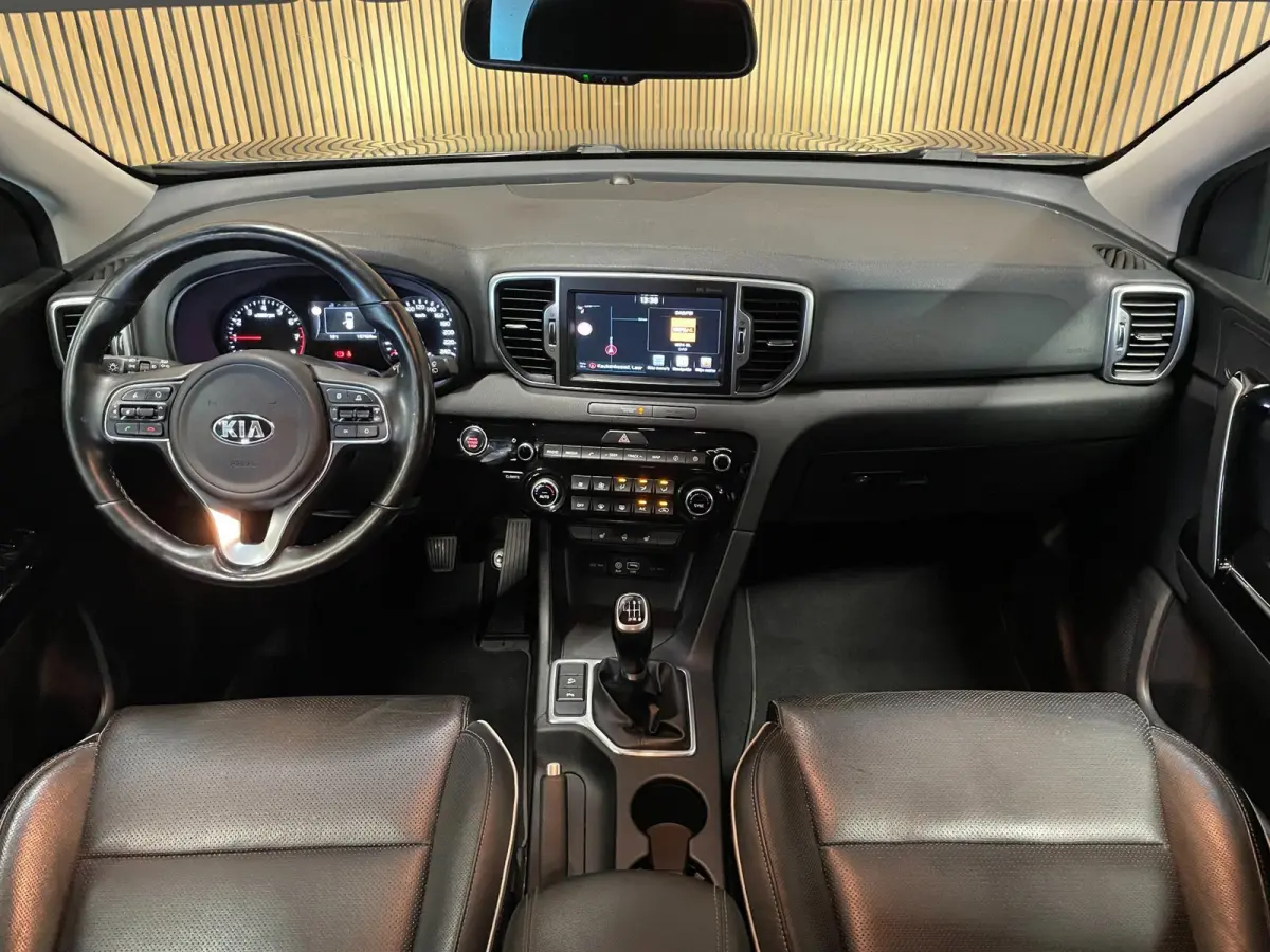 1.6 GDI|TREKHAAK|VOLLEDER|JBL AUDIO|ELEKTRISCHE STOELEN|STUUR+STOELVERW. V+A|CARPLAY|CAMERA|CLIMA+CRUISE|1e EIGENAAR|