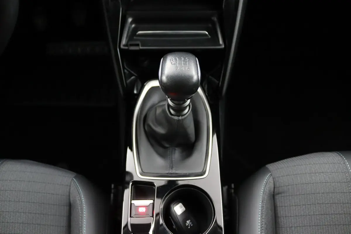 1.2 PureTech Allure*ECC*CAMERA*CRUISE*NAVI*LED*