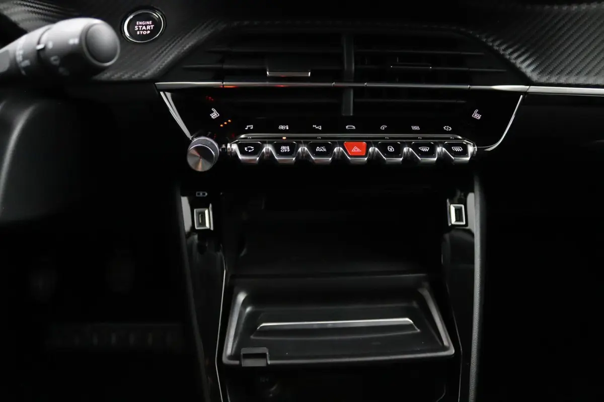 1.2 PureTech Allure*ECC*CAMERA*CRUISE*NAVI*LED*