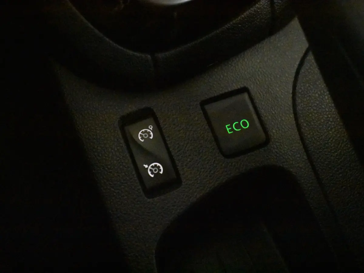 1.2 TCe Intens | Climate control | Cruise control | DAB | Navi | Keyless entry/start | 16"LMV