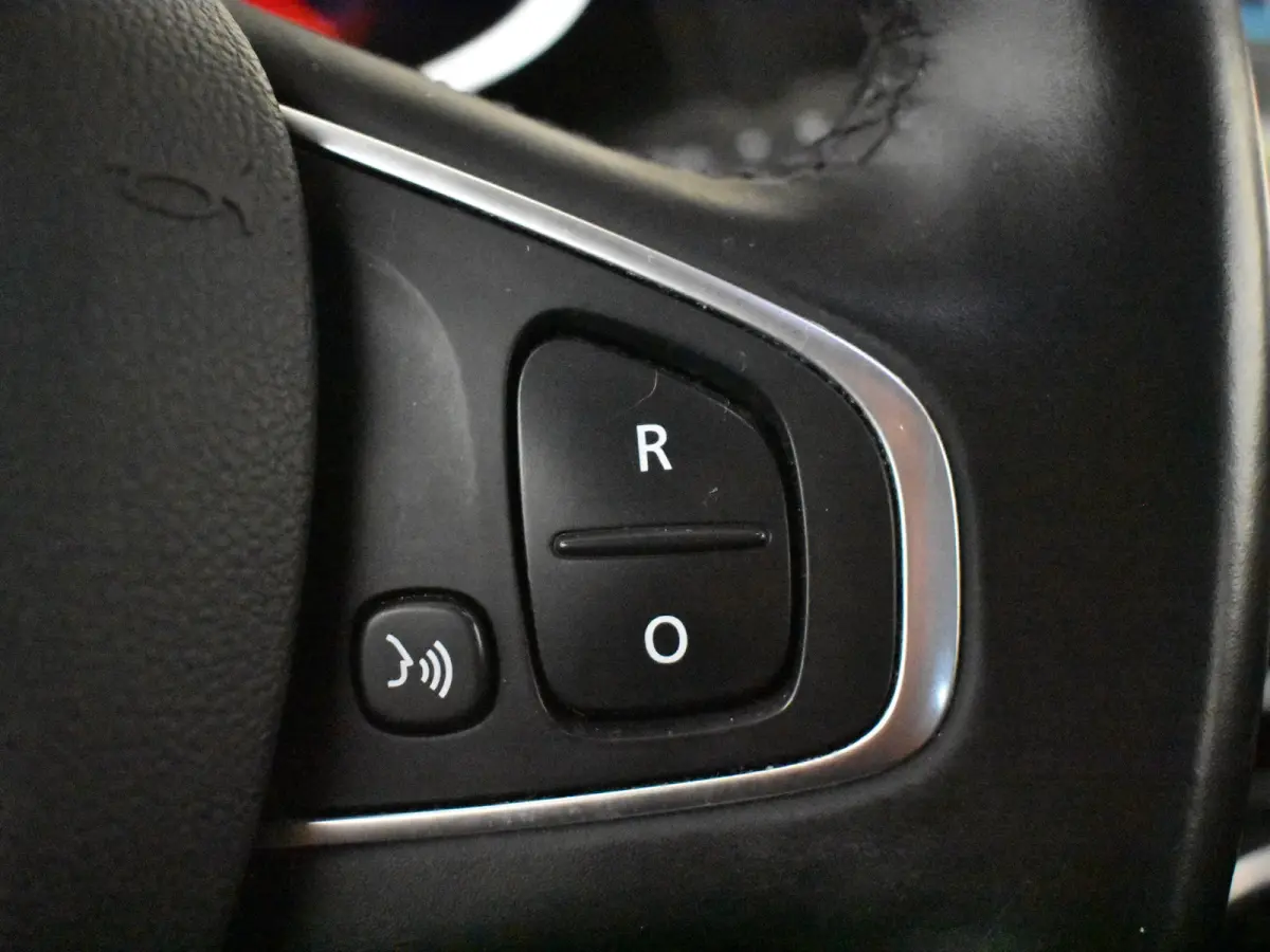 1.2 TCe Intens | Climate control | Cruise control | DAB | Navi | Keyless entry/start | 16"LMV