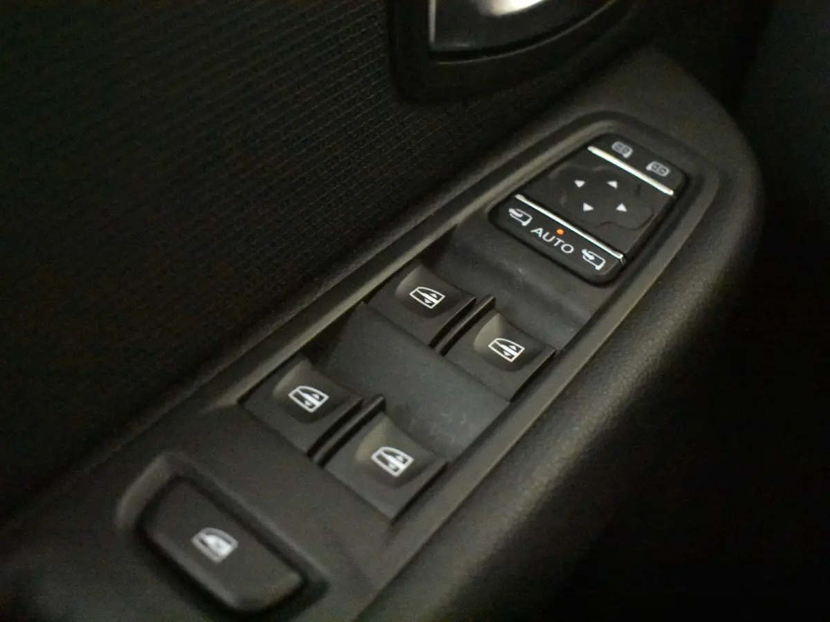 1.2 TCe Intens | Climate control | Cruise control | DAB | Navi | Keyless entry/start | 16"LMV