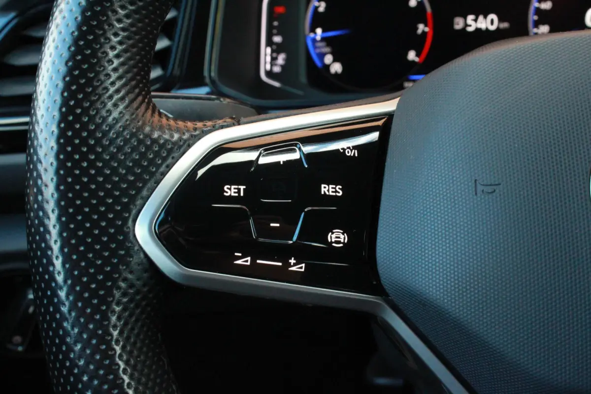 1.0 TSI R-Line |NAP |Keyless |Camera |LED