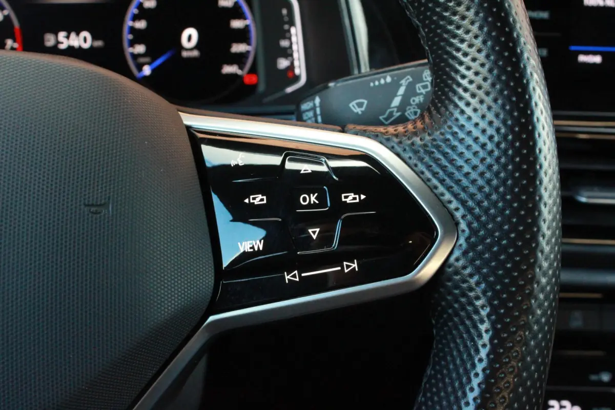 1.0 TSI R-Line |NAP |Keyless |Camera |LED