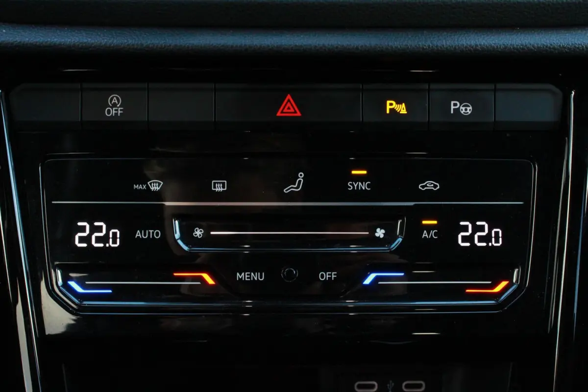 1.0 TSI R-Line |NAP |Keyless |Camera |LED