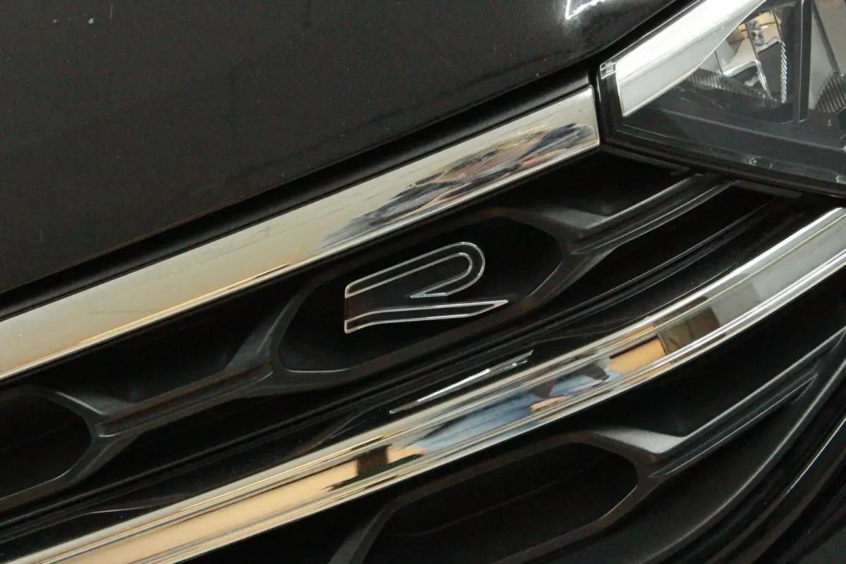 1.0 TSI R-Line |NAP |Keyless |Camera |LED