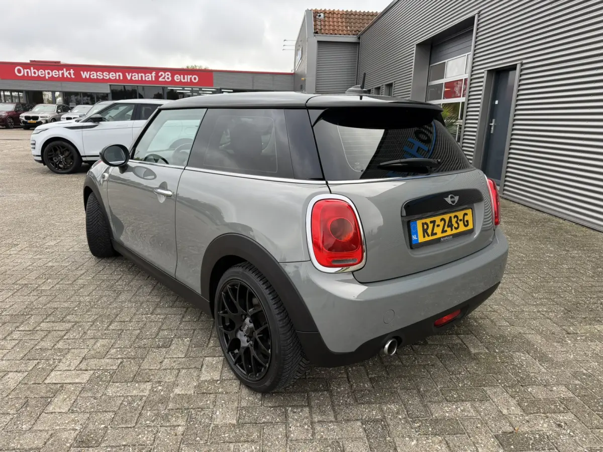 1.5 136 PK Cooper Salt Business Cruise Control Airco Navigatie 17 Inch 4S Banden