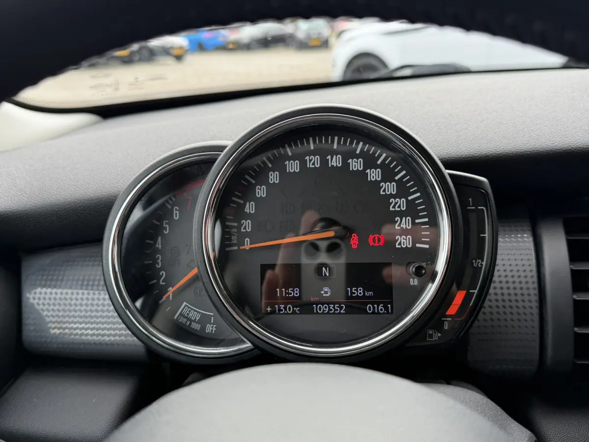 1.5 136 PK Cooper Salt Business Cruise Control Airco Navigatie 17 Inch 4S Banden