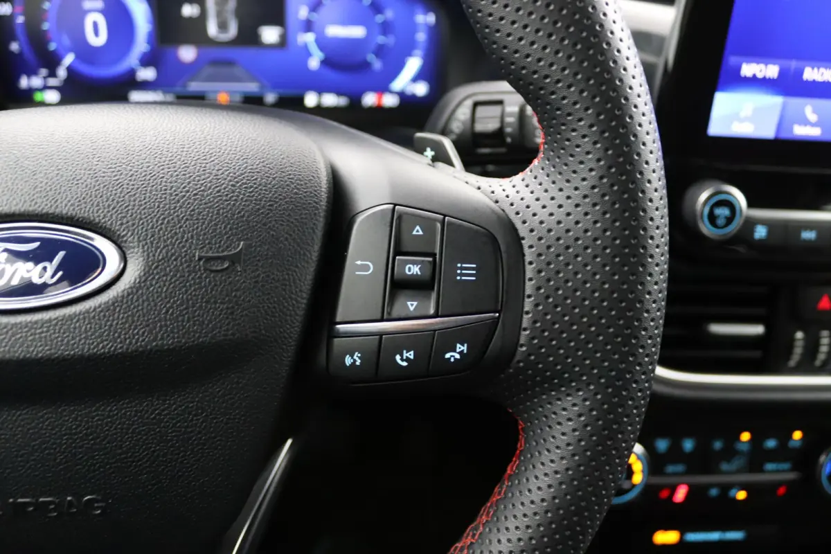 1.0 EcoBoost ST-Line | Afnmb. Trekhaak | Camera | Adaptive Cruise | BLIS | Winterpack | LED | CarPlay/Android Auto