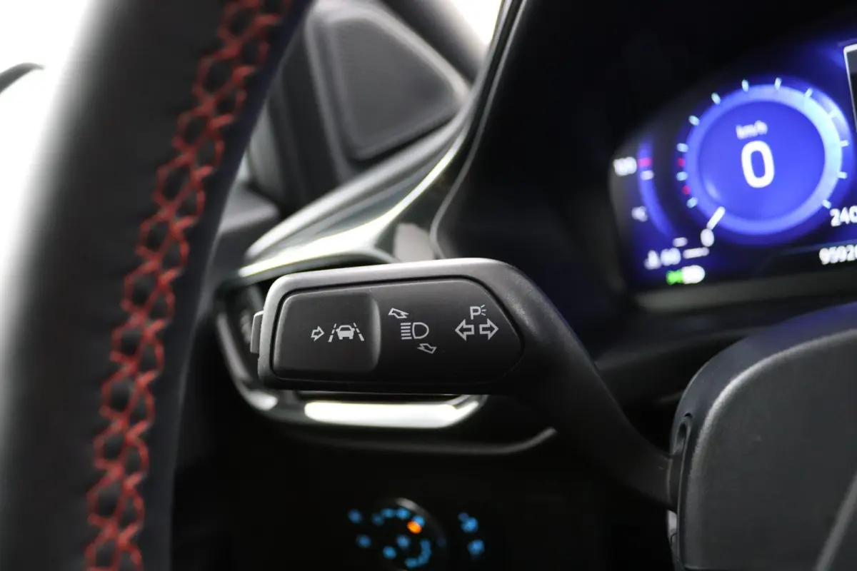 1.0 EcoBoost ST-Line | Afnmb. Trekhaak | Camera | Adaptive Cruise | BLIS | Winterpack | LED | CarPlay/Android Auto