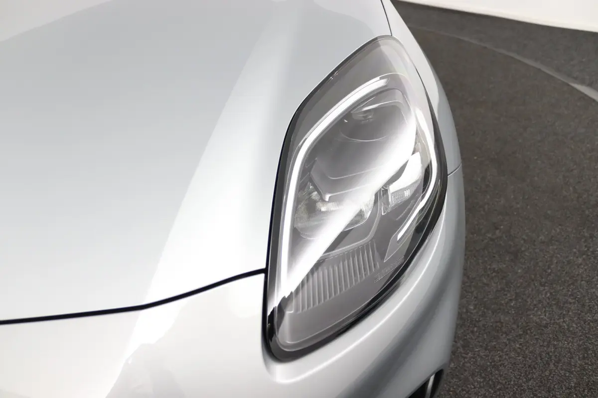 1.0 EcoBoost ST-Line | Afnmb. Trekhaak | Camera | Adaptive Cruise | BLIS | Winterpack | LED | CarPlay/Android Auto