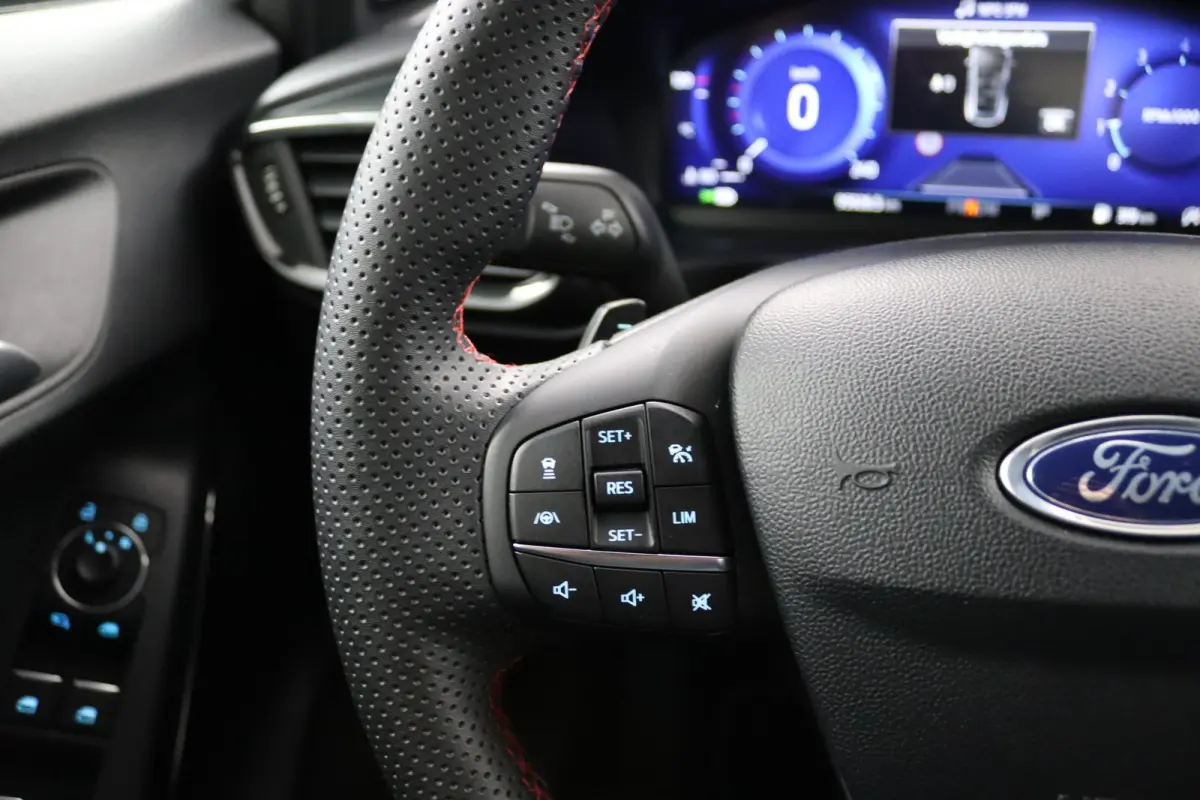 1.0 EcoBoost ST-Line | Afnmb. Trekhaak | Camera | Adaptive Cruise | BLIS | Winterpack | LED | CarPlay/Android Auto