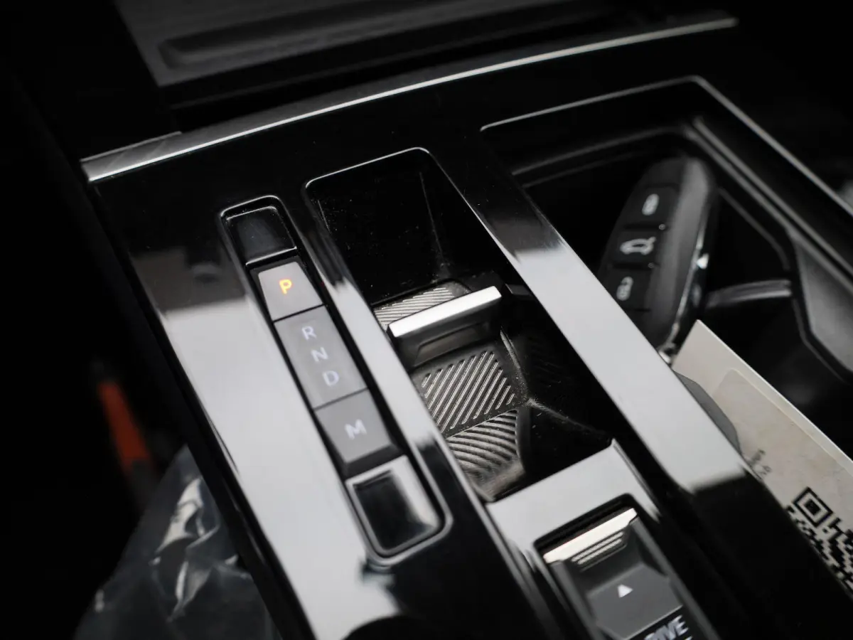 1.2 Business Elegance | Automaat | Lichtmetalen Velgen | Apple Carplay / Android Auto | Virtual Cockpit |