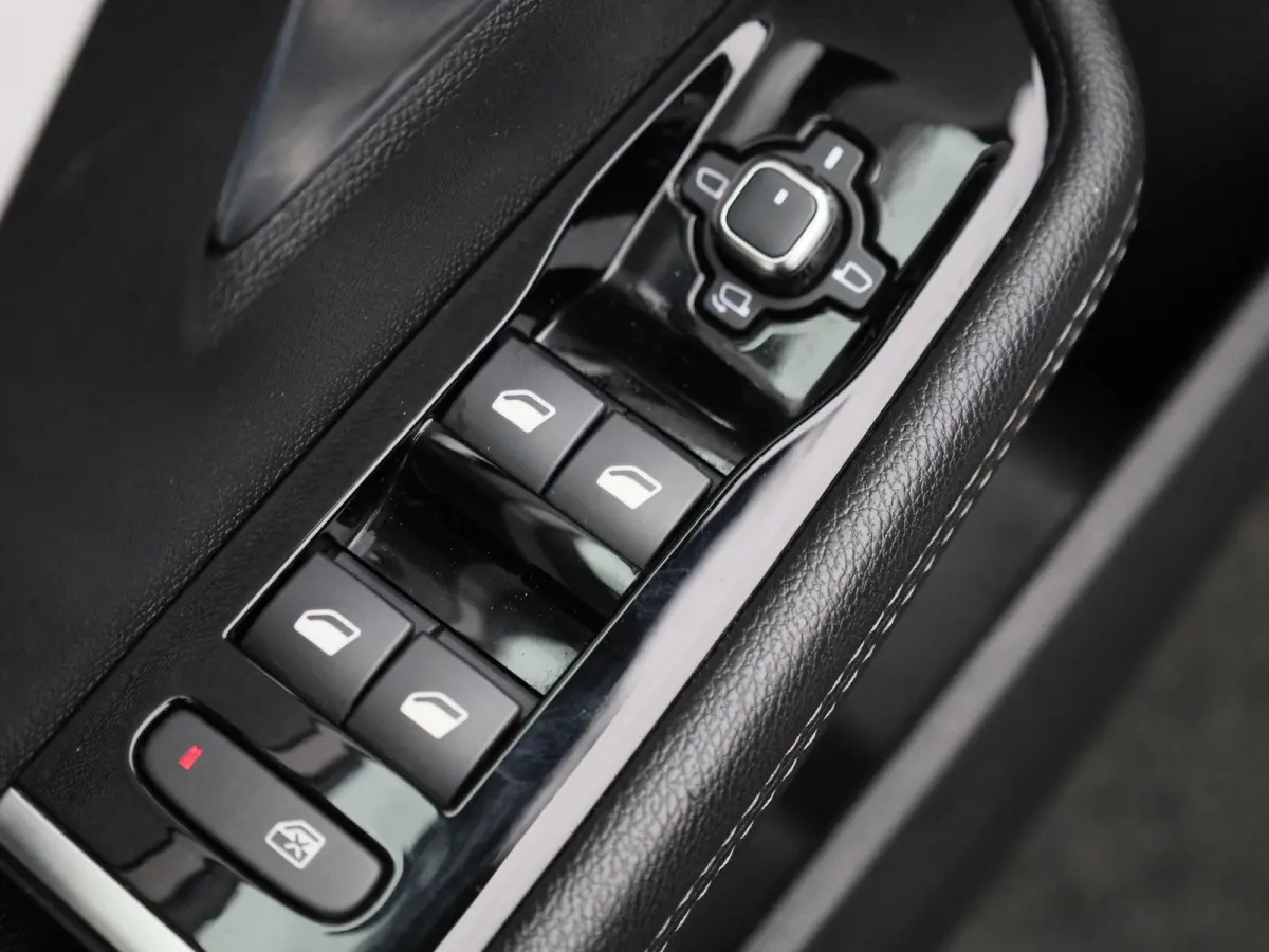 1.2 Business Elegance | Automaat | Lichtmetalen Velgen | Apple Carplay / Android Auto | Virtual Cockpit |