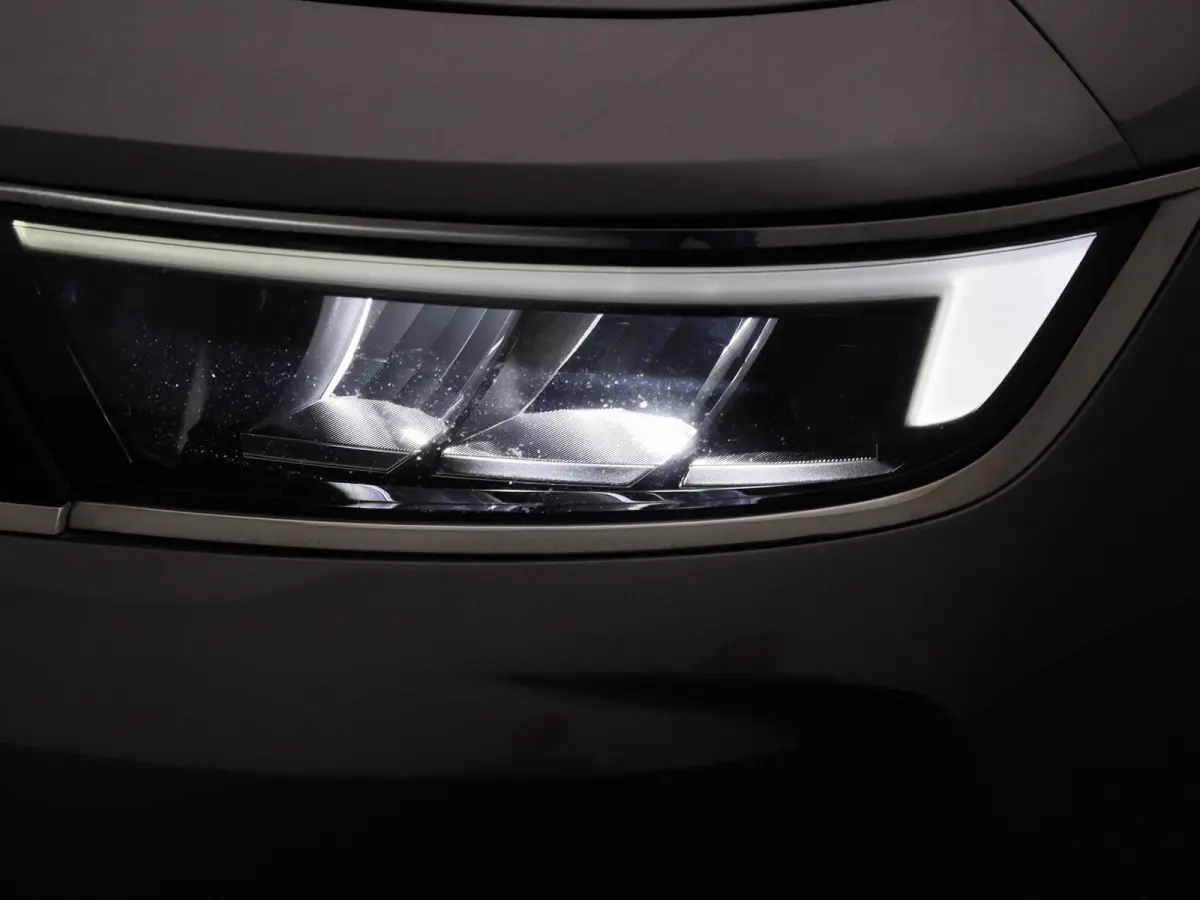 1.2 Business Elegance | Automaat | Lichtmetalen Velgen | Apple Carplay / Android Auto | Virtual Cockpit |