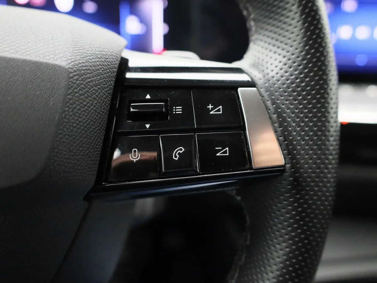 1.2 Business Elegance | Automaat | Lichtmetalen Velgen | Apple Carplay / Android Auto | Virtual Cockpit |