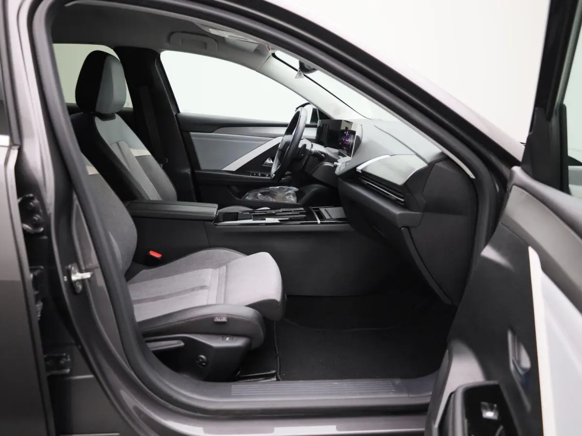 1.2 Business Elegance | Automaat | Lichtmetalen Velgen | Apple Carplay / Android Auto | Virtual Cockpit |